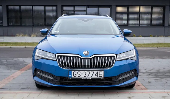 skoda Skoda Superb cena 82900 przebieg: 140000, rok produkcji 2020 z Słupsk